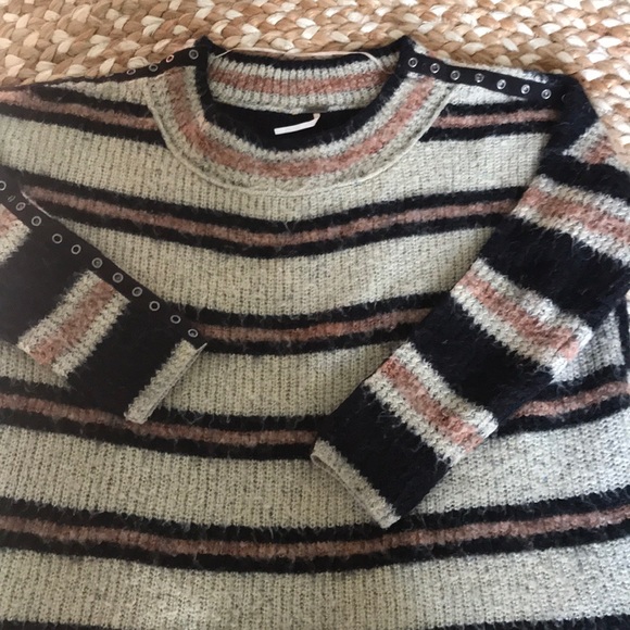 Free People oversized sweater - Picture 2 of 4